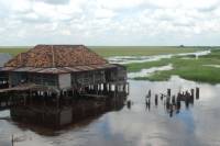 a.-rumah-panggung-yang-tersisa-di-rawa-gambut-cengal-kabupaten-oki-sumsel.-foto-taufik-wijaya.jpg
